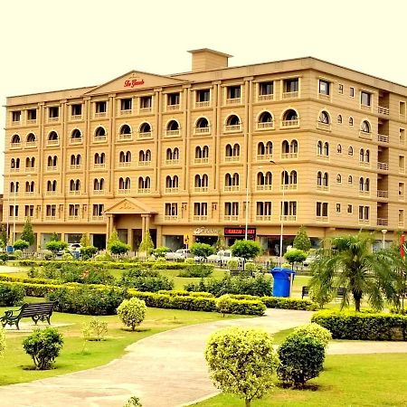 Executive 3 Bedrooms Apartment In Bahria Town Rawalpindi Bagian luar foto
