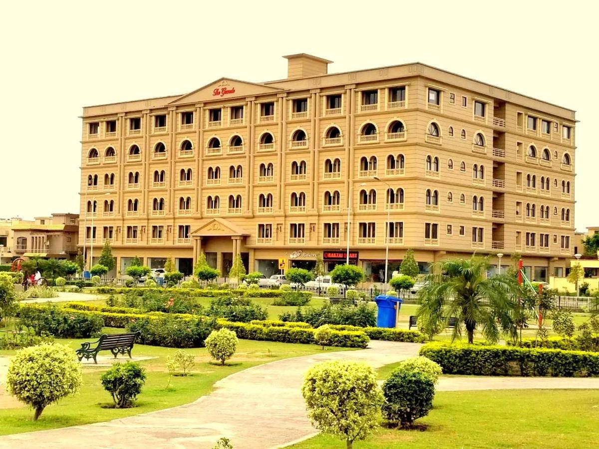 Executive 3 Bedrooms Apartment In Bahria Town Rawalpindi Bagian luar foto