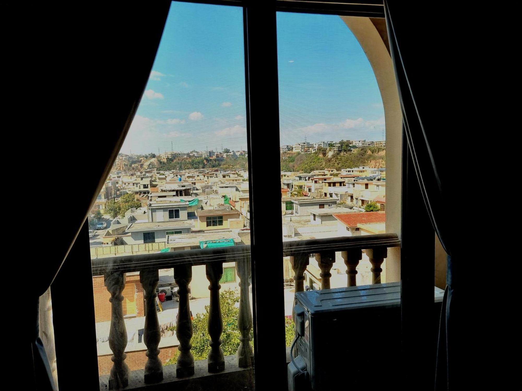 Executive 3 Bedrooms Apartment In Bahria Town Rawalpindi Bagian luar foto